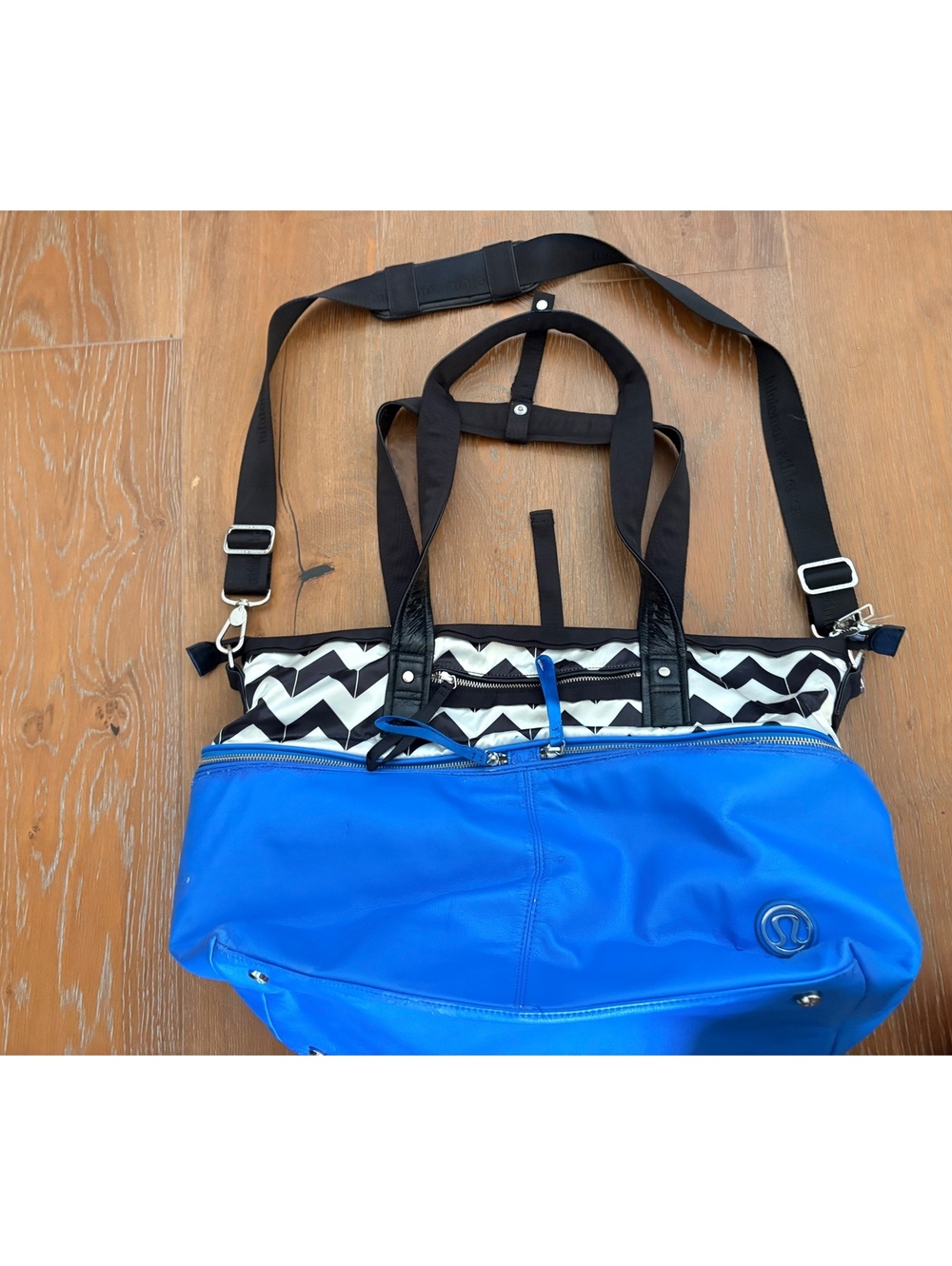 Lululemon Blue Leather Tote Bag Chevron Pattern Stylish Spacious FLAW
